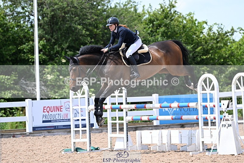 240619A-141046-00445 - Cls 4 Snr Newcomers and 1.10m Open