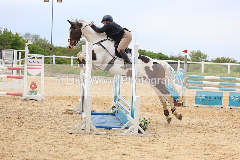 3E7A9378 - Class 8: Senior Newcomers/1.10m open