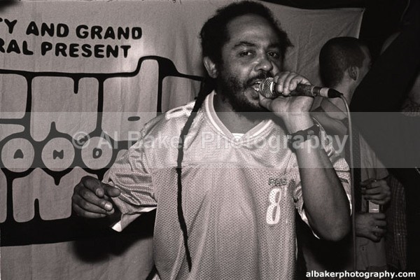 33 kwasi-asante - Friends-&-Family @ the-roadhouse 16.11.02