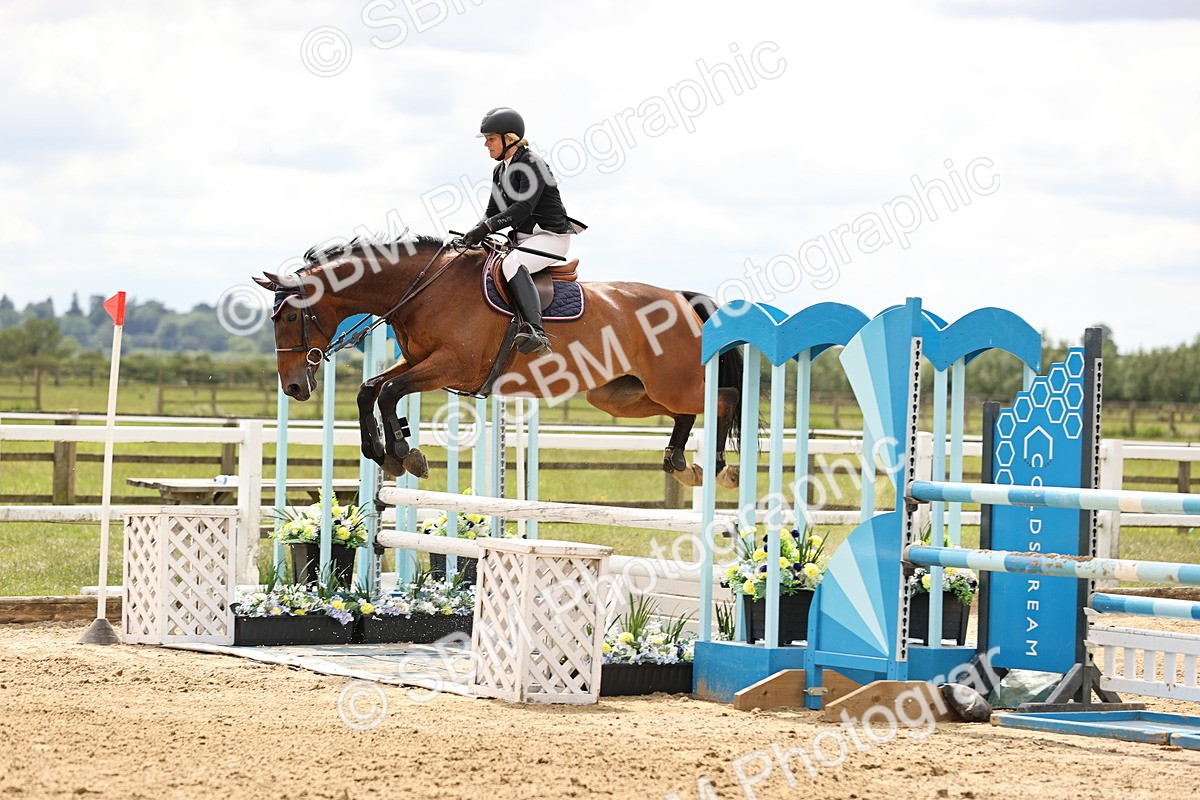 SBM_003352 - Class 11 - Senior Newcomers - 1.10m