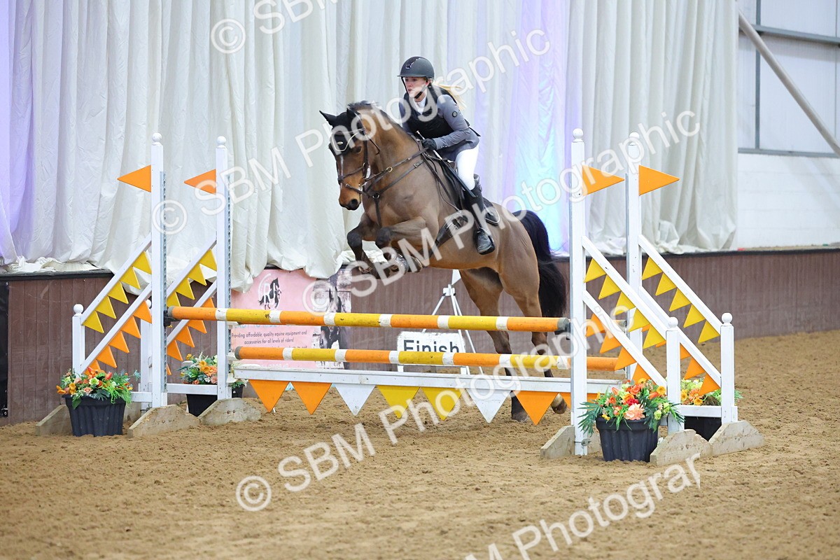 SBM_009526 - Class 20 - Senior British Novice/ 90cm Open - First Round (0.90m)