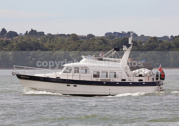 120720 LADY KIMALA WT7A7056 - Flybridge Cruisers