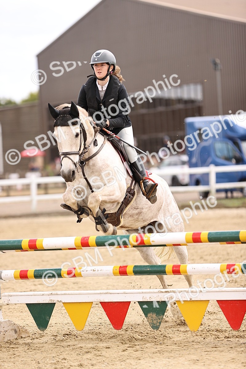 SBM_000320 - Class 4 - 1m showjumping