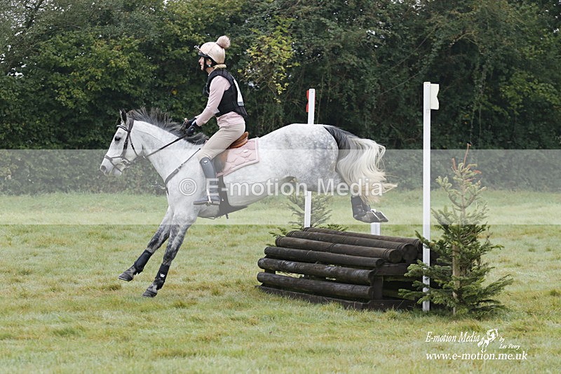 WWHT 171021 0534 - Novice Restricted (0.80m)  17/10/21