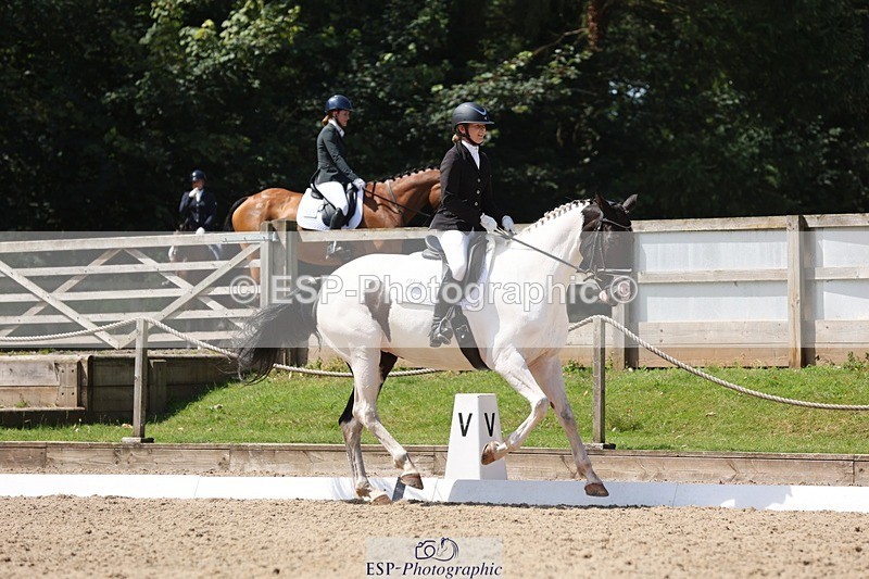 240719-121254-01609 - 123-Michelle_Wallis-Alvescot_Winning_Mood