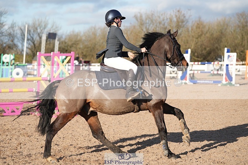 251130-132756-01246 - Cls 15 - 17 Children on Horses