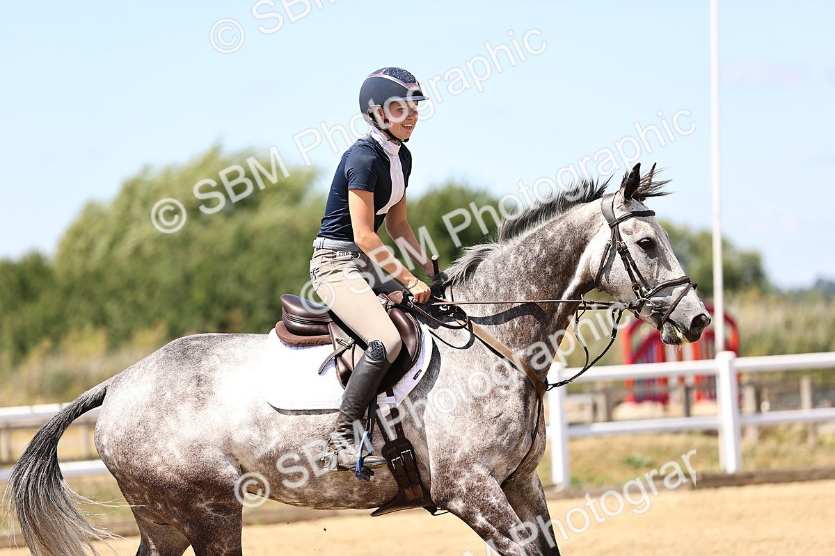 SBM_014415 - Class 15 - Senior Newcomers - 1.10m Open