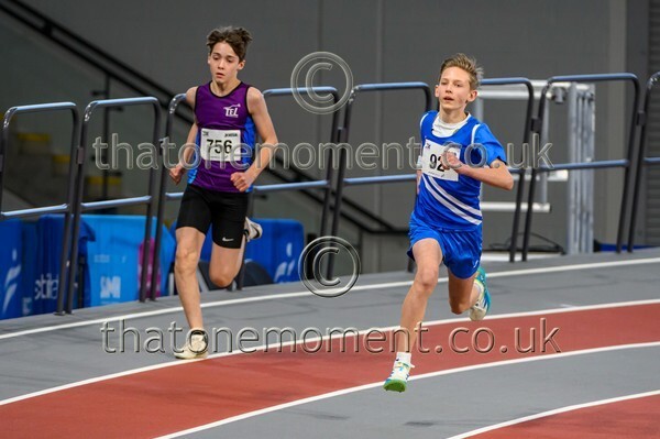 Age26SUN-927541 - Track Male Set One