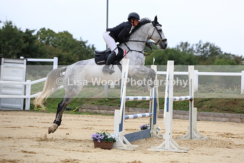 3E7A3163 - Class 8: Senior Newcomers/1.10m open