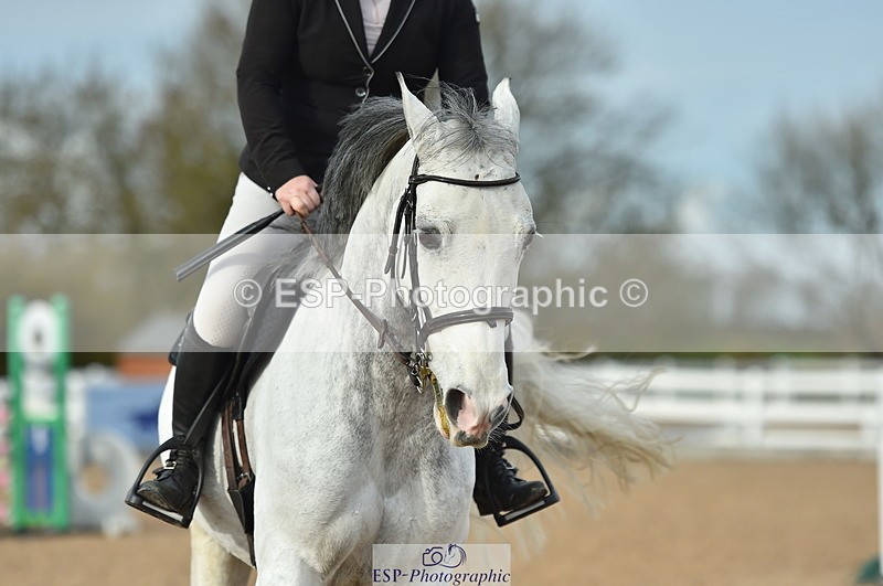 231111A-132220-02118 - Cls 12 Newcomers & 1.10m Open