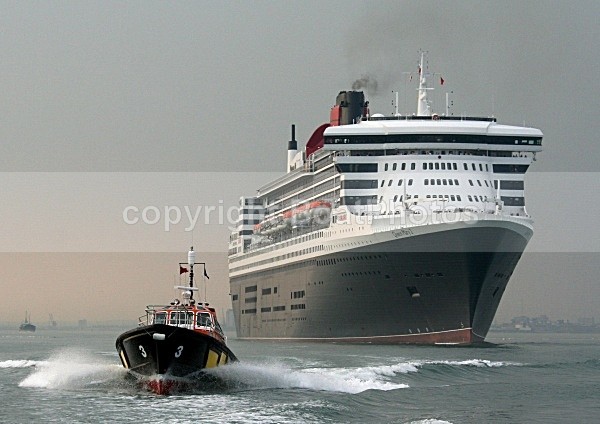060511 QUEEN MARY 2 6411 - Cruise Ships