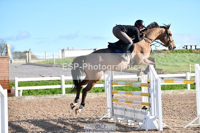 231110A-144834-00883 - Cls 6 Foxhunter & 1.20m Open