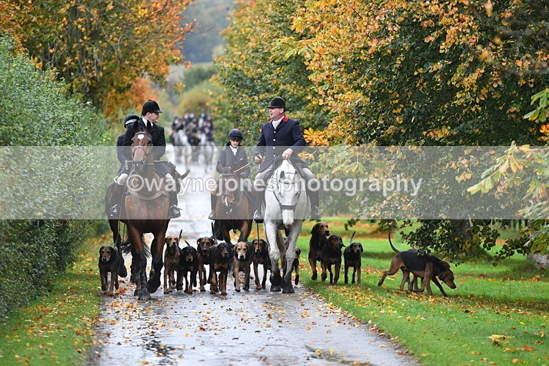 WJ5_6058 - B&B walk back for Hunt Tea !