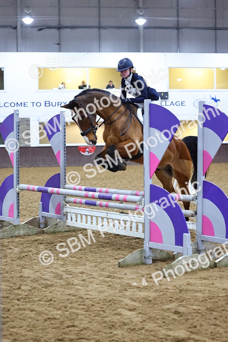 SBM_002755 - Class 6 - Holly & Ivy Stakes - 90cm