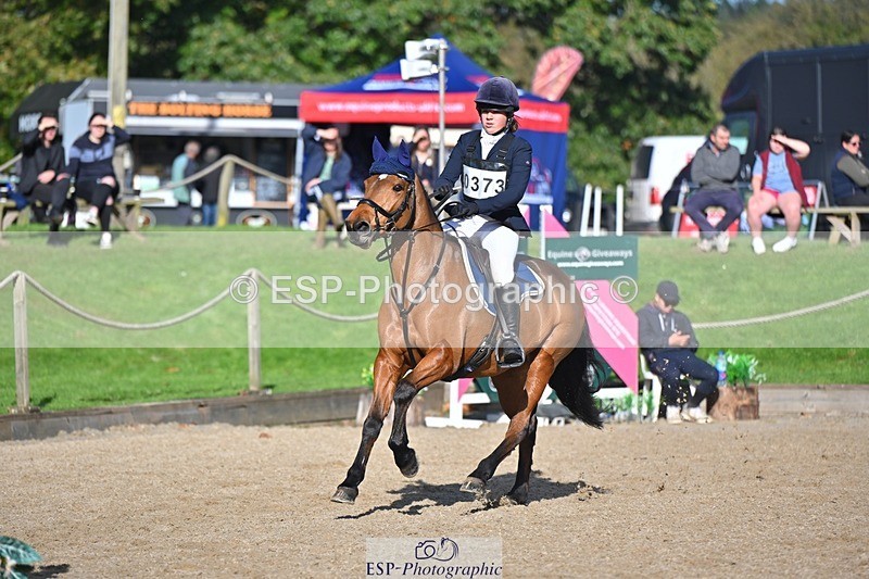 241027-110124-16569 - 373-Isabelle.Thwaite-BEACH.LADY