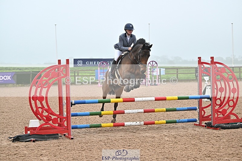 241103A-102849-06654 - SUN Cls 18 British Novice and 90cm Open