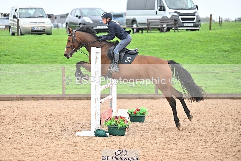 251003-113012-00461 - Cls 2 Newcomers and 1.10m