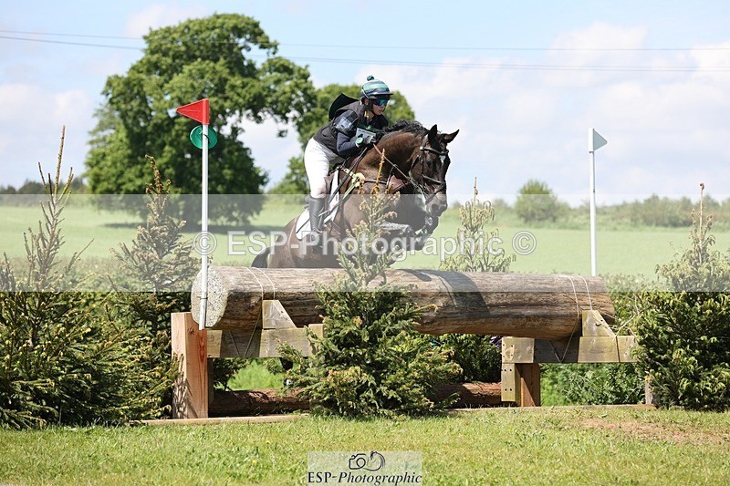 240525-124713-13374 - 101-MORELANDS_CASANOVA-Daisy_Bathe