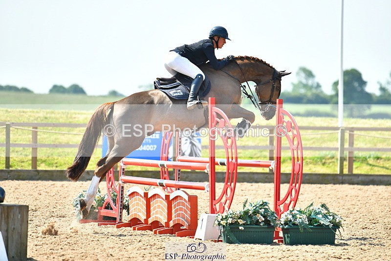 230609A-105608-00186 - Cls 1 Snr 1.05m & 1.10m Open