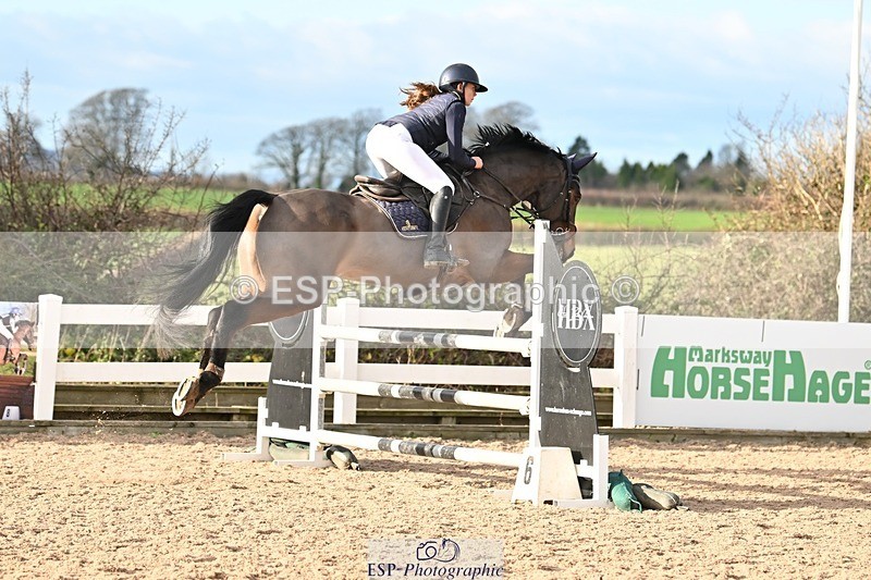 241208-131405-01722 - Cls 21 Newcomers and 1.10m Open