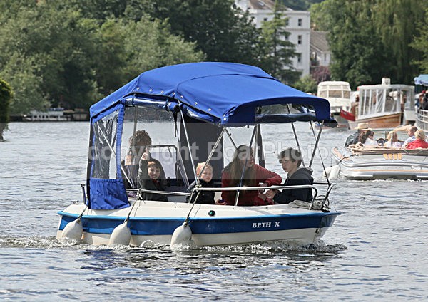 120701 BETH WT7A3727 - HENLEY ROYAL REGATTA - Sunday 1st July 2012
