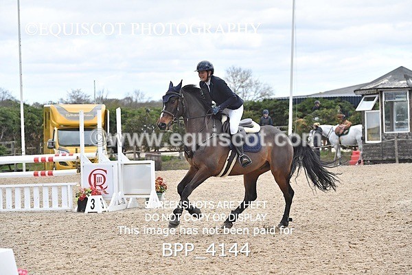 BPP_4144 - CLASS 6 FRI Senior Newcomers/ 1.10m Open