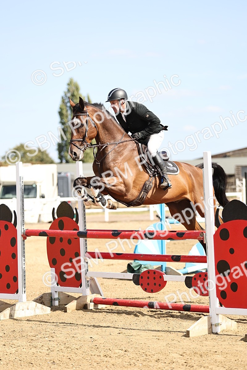 SBM_005128 - Class 6 = Senior Newcomers - 1.10m Open
