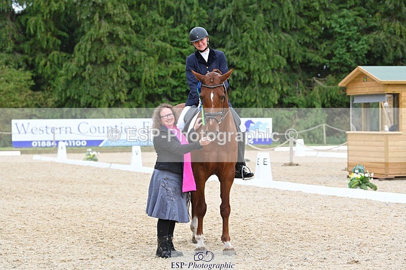 230813-162927-08331 - Medium Bronze Presentations