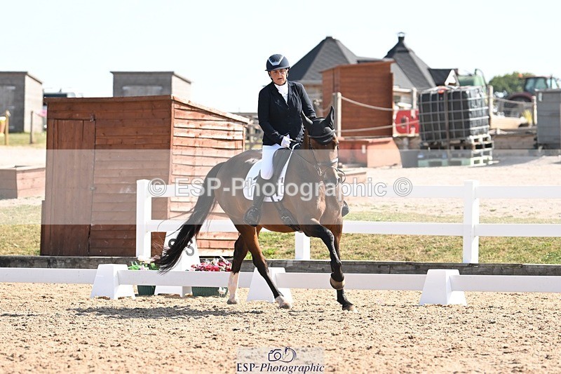 250816-105044-03467 - 047-Hannah.RogersWoodendfarm.Viva