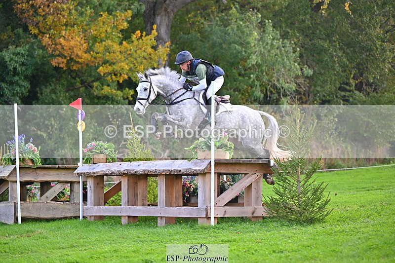 241025-130543-08375 - 107-Simon.Grieve-BEST.ESCAPADE