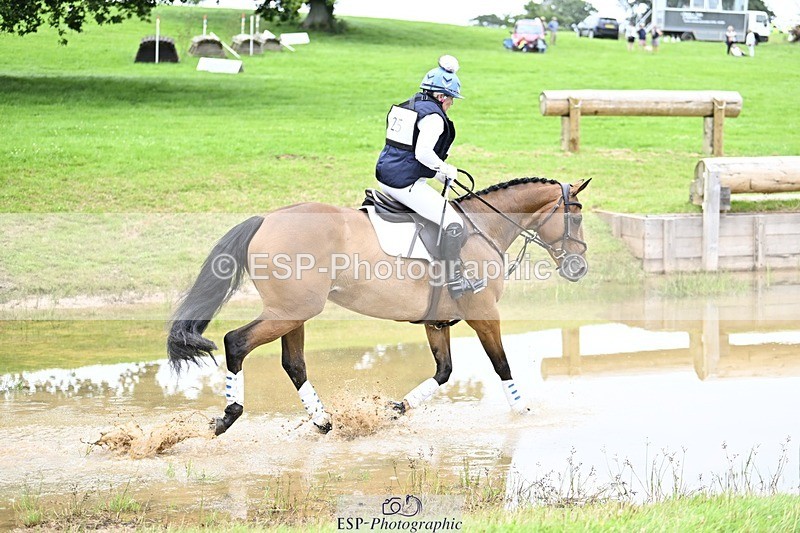 240803-115734-03844 - 025-Trilby_Crewes-WATERNISH_BRIDLE_LANE