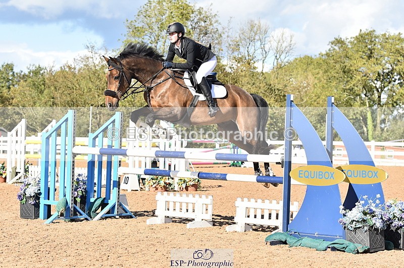 231014A-142356-05279 - Cls 15 1.05m Amateur Q 2nd R