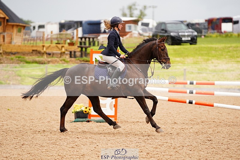 240526A-120230-07928 - Cls 26 Chard Equ 1.05m and 1.10m Grand Prix