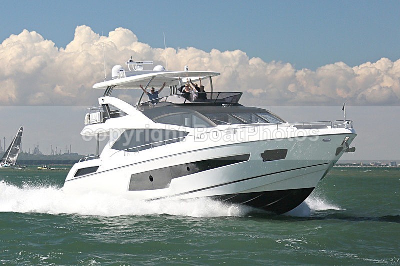 160723 HARD 8 - SUNSEEKER Y92A8490 - Flybridge Cruisers
