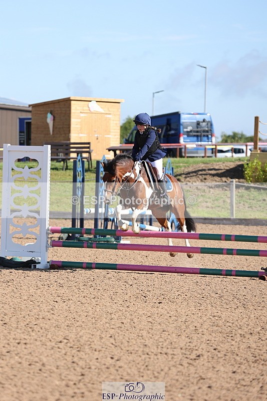 240714A-090619-01477 - Cls 1&2 128cm 10yrs & 70cm Open