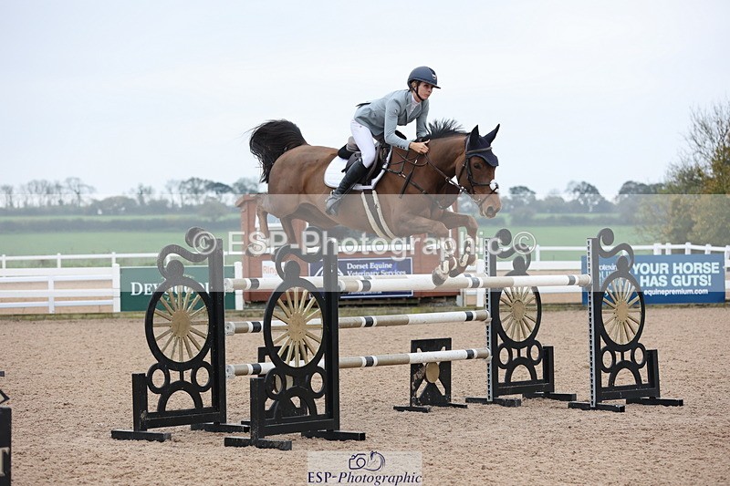 241101A-133221-02132 - FRI Cls 6 Foxhunter and 1.20m Open