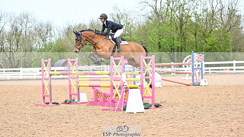 240501A-135330-00882 - Cls 8 Snr Foxhunter and 1.20m Open