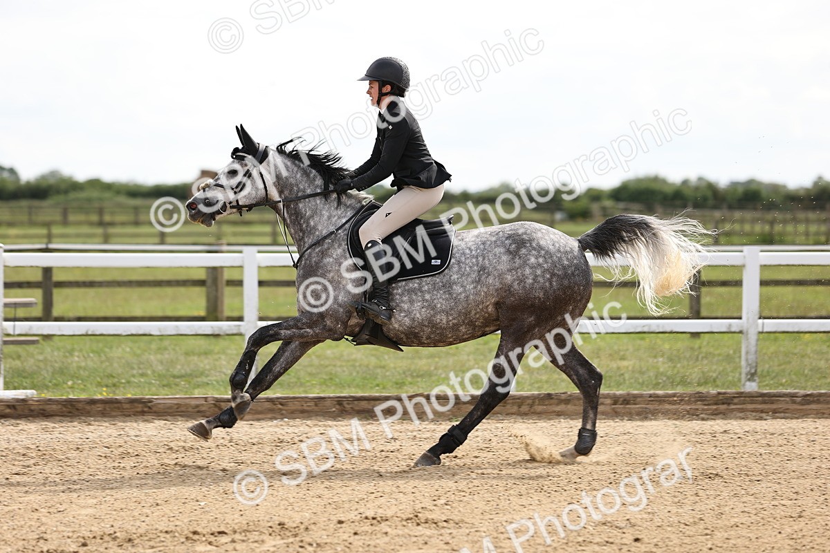 SBM_003575 - Class 13 - Senior Foxhunter - 1.20m