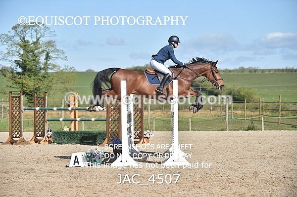 JAC_4507 - CLASS 11 SAT Andrew Hamilton Coach, RHS Foxhunter Championship Qualifier
