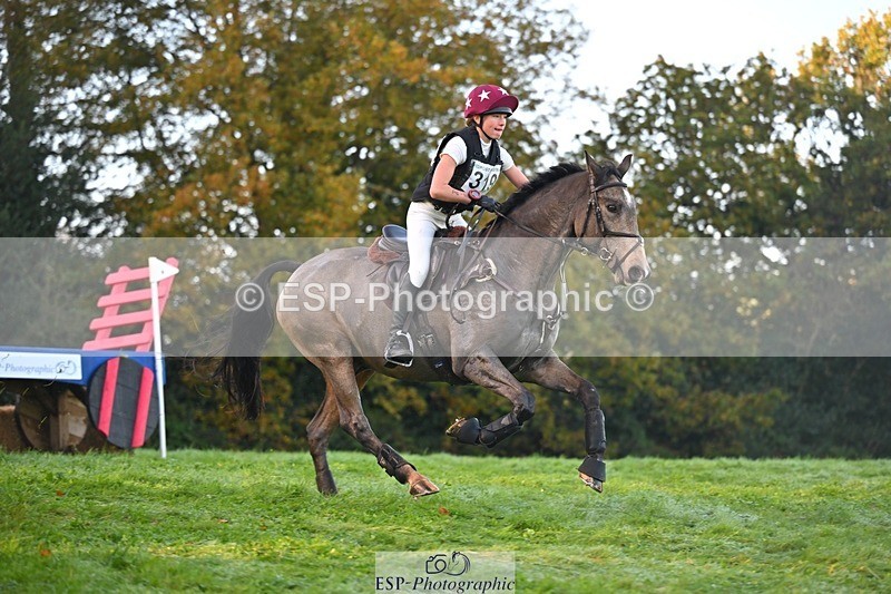 241026-094034-11026 - 319-Neve.Webber-MR.BUZZ