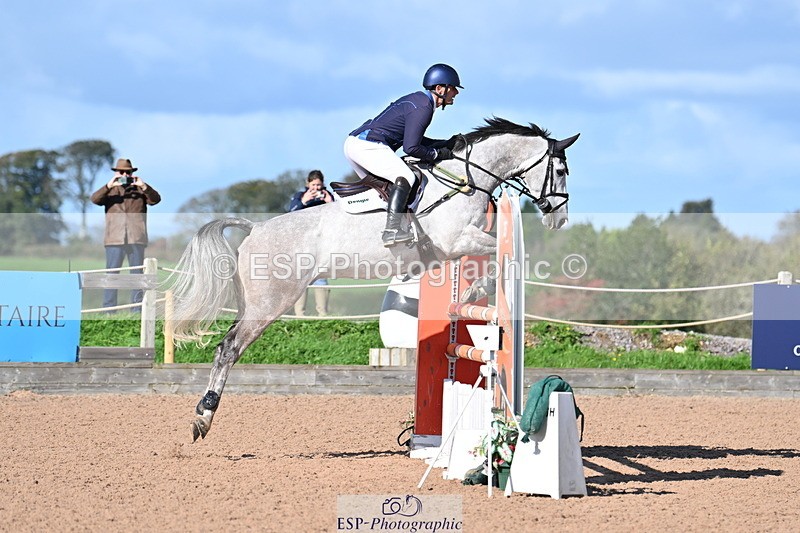 231014A-113428-04426 - Cls 18 Newcomers & 1.10m Open