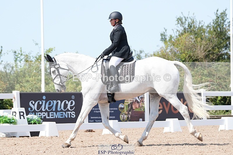 250817-134344-10488 - 179-Kate.WilliamsGhyllwood.April.Moment