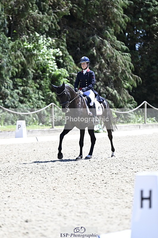 250522A-141432-04310 - D-409-Kirsty.Chabert-HERALDIKS.GIRL.OPPOSITION