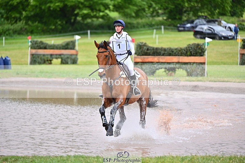 250524A-093117-08707 - A-001-Jemima.Howden-HEADS.UP