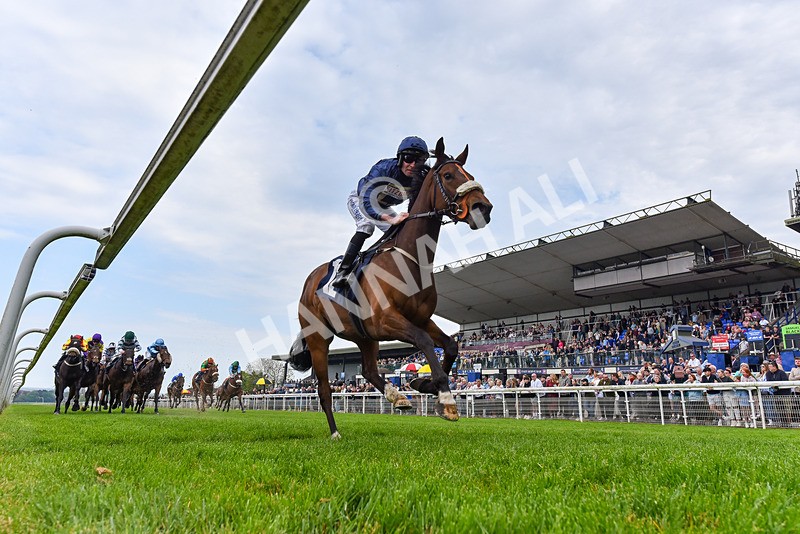 060524-Race 4-Powdering-4758 - Race 4