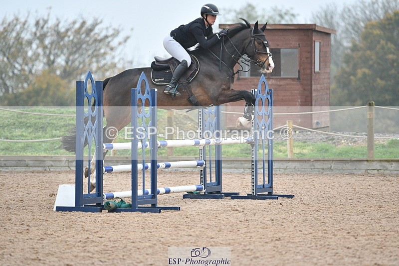 241102A-111607-04240 - SAT Cls 9 British Novice and 90cm Open