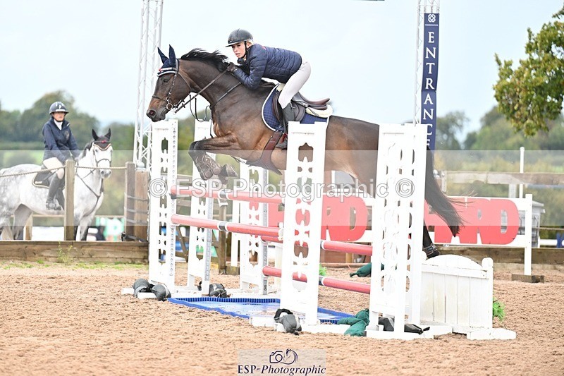 251003-133919-01179 - Cls 3 Foxhunter and 1.20m