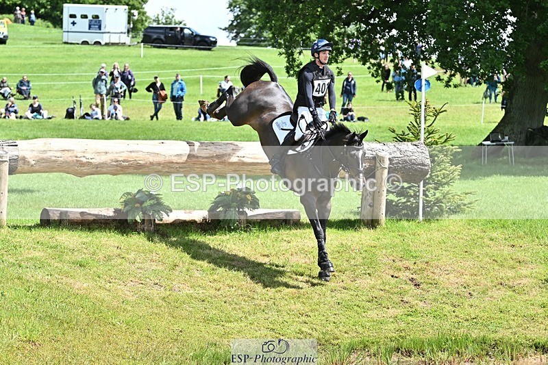 240526-122012-21936 - 401-PLOT_TWIST_B-Tom_Jackson