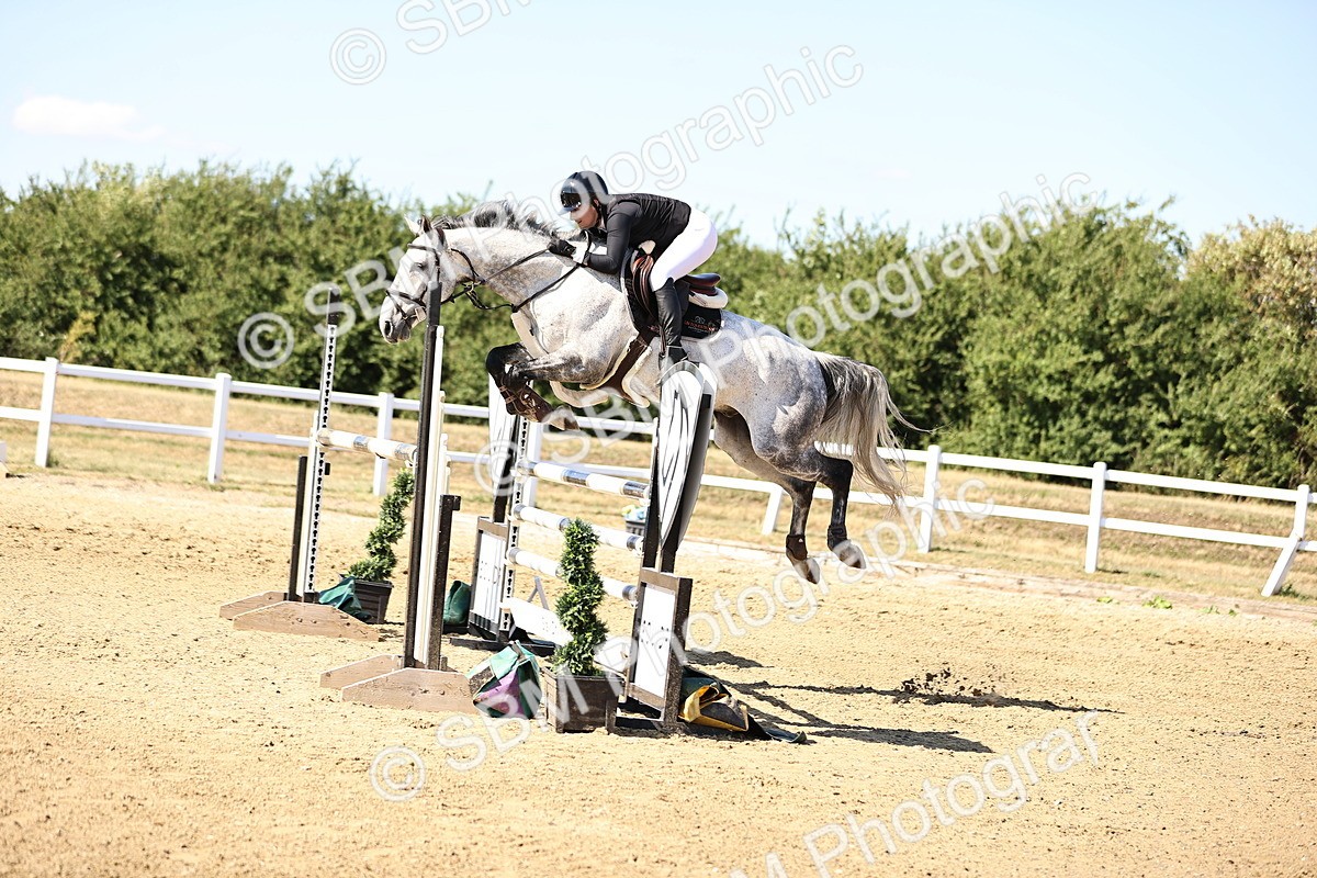 SBM_015571 - Class 16 - Senior foxhunter - 1.20m Open