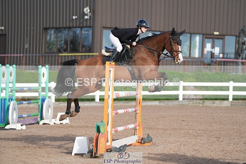 251108-130726-02651 - Cls 13 Foxhunter and 1.20m Open